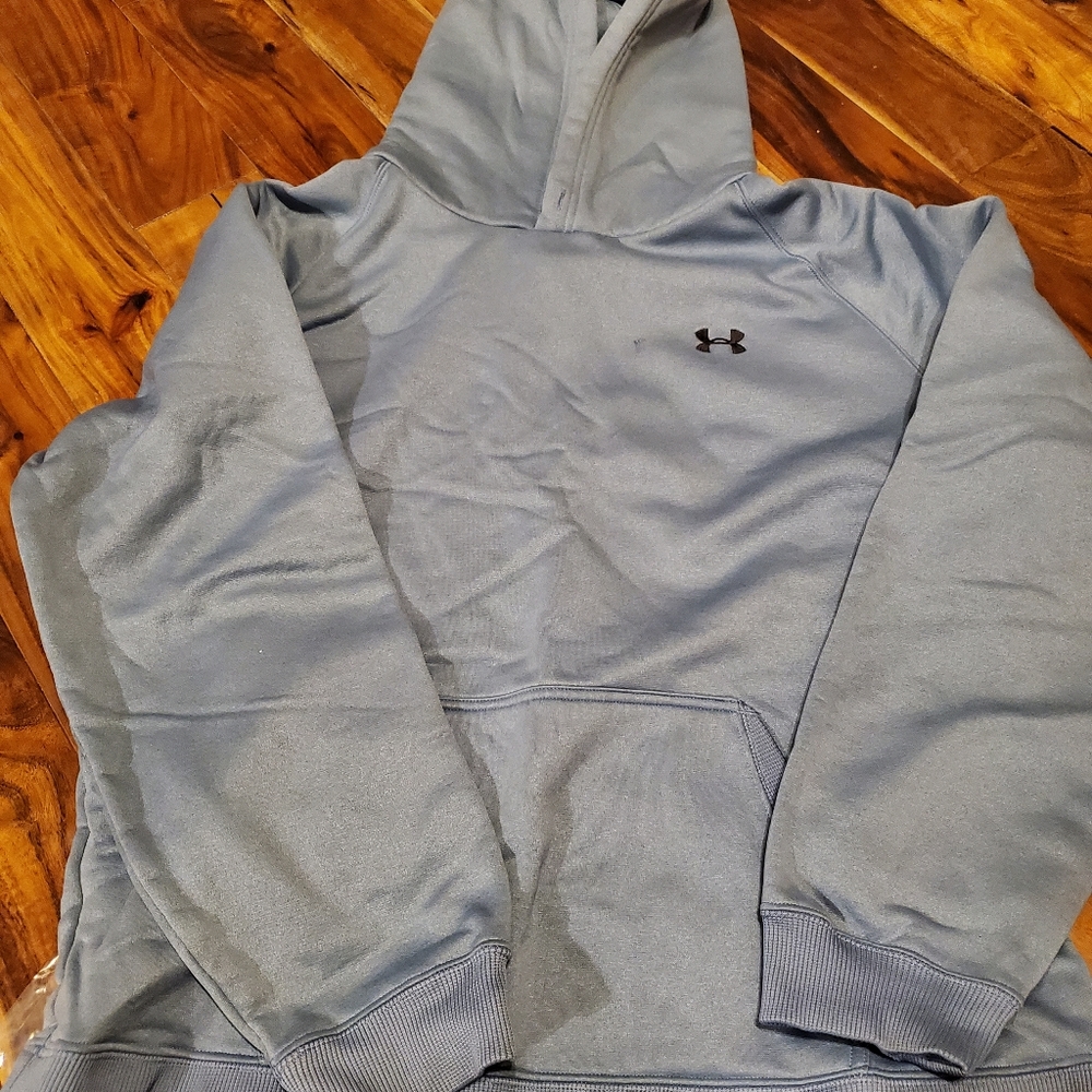 Size large Under armour hoodie